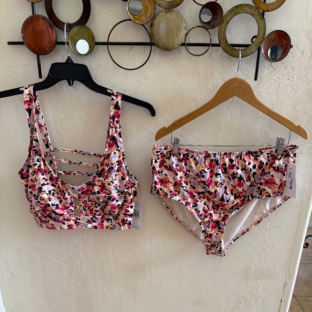 Hurley Women's Abstract 2 piece High waisted Bikini Set in size 2X
